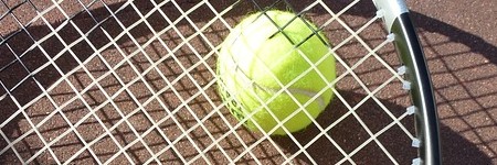 テニスラケットにステンシルする方法