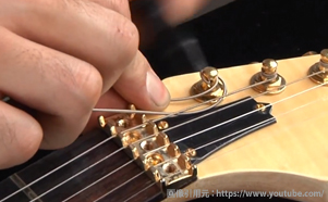 フロイドローズタイプの弦の交換方法